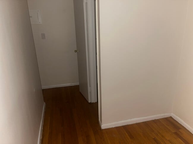 Photo - 66-01 Burns St House