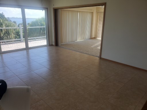 Building Photo - 4203 NE Skyline Dr