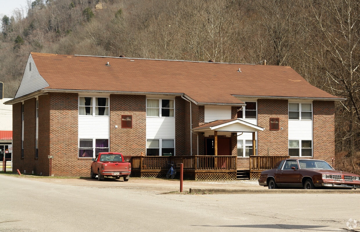 Sherri Lee Apts. Apartments in Man, WV
