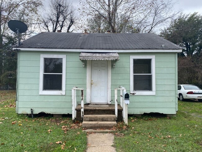 Building Photo - 2602 Trichel St