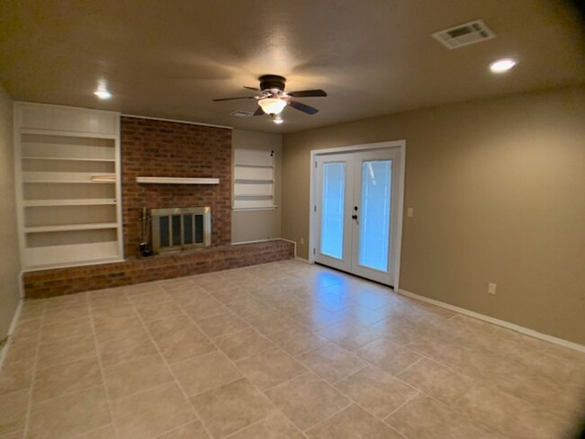 Foto del edificio - Northwest OKC 3 Bed 2 Bath For Rent!