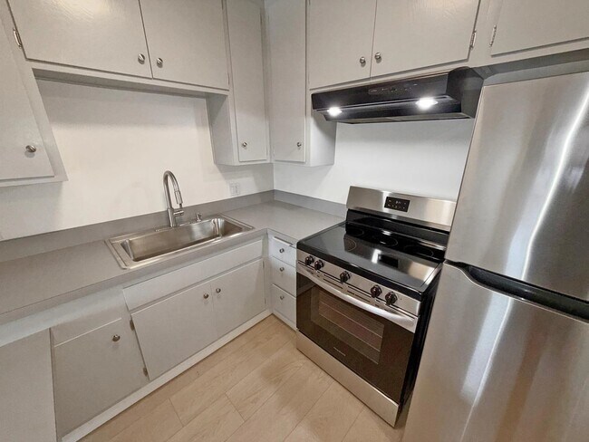 Foto del edificio - 415 E Cedar Ave