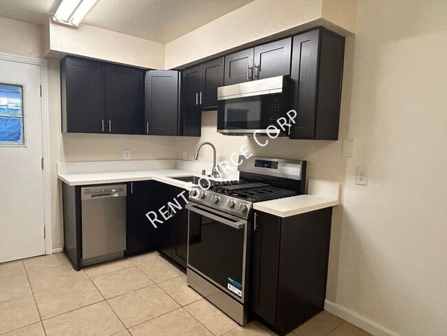 Foto del edificio - 2 Bedroom 1 Bathroom unit in Lancaster jus...