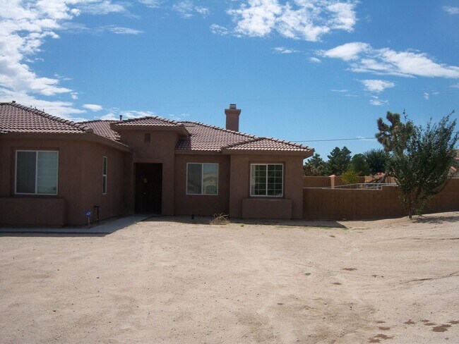 Foto del edificio - AVAILABLE NOW $200 off First Month Rent