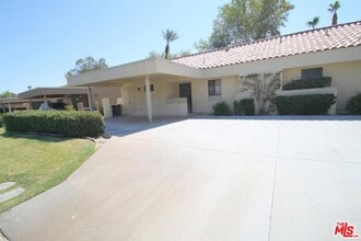 Building Photo - 40420 Bay Hill Way