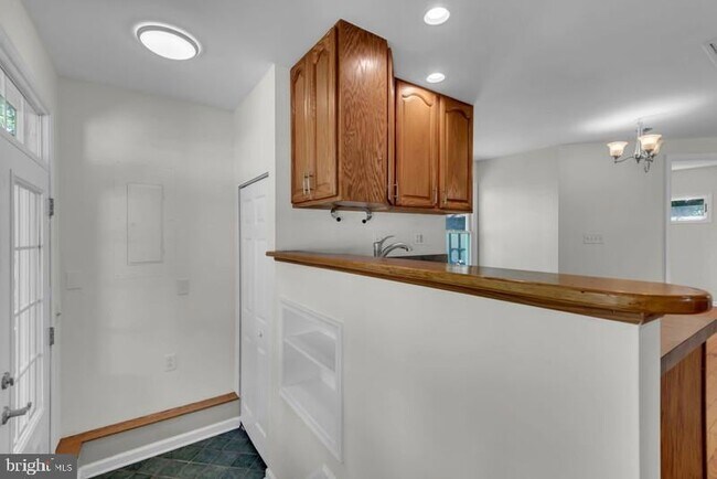 Foto del edificio - 107 Winchester Ave