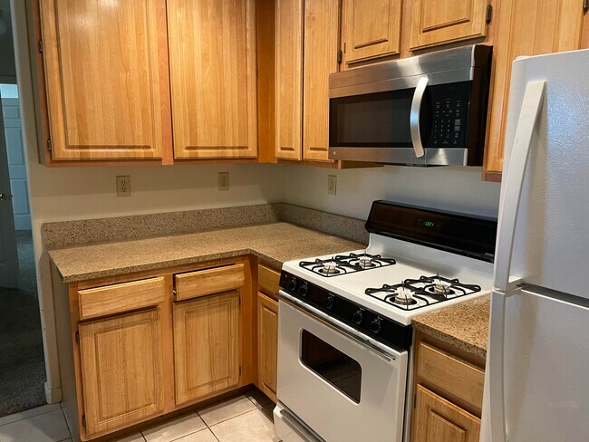 Kitchen - 900 S Meadows Pky