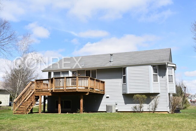 Building Photo - 14331 Jamestown Bay Dr