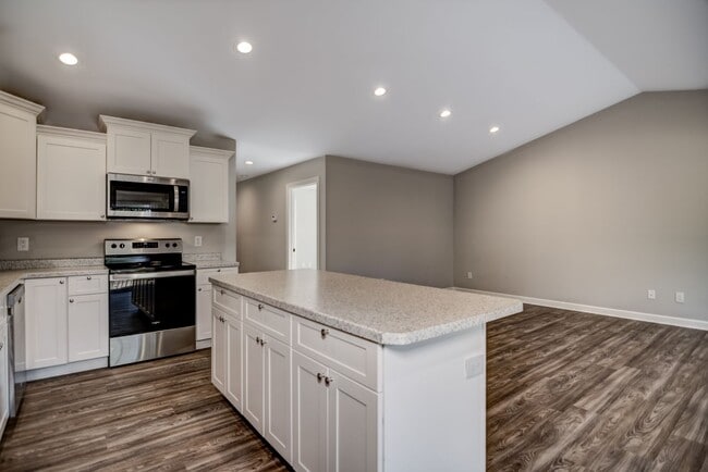 Foto del edificio - Like New 3 Bedroom Town Home