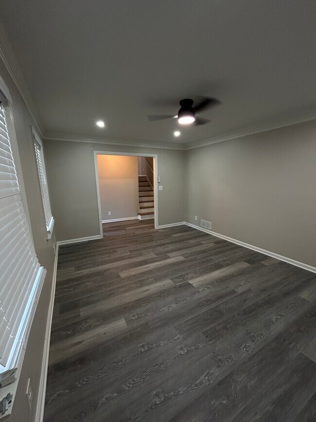 Foto del edificio - 140 Oakhurst Dr
