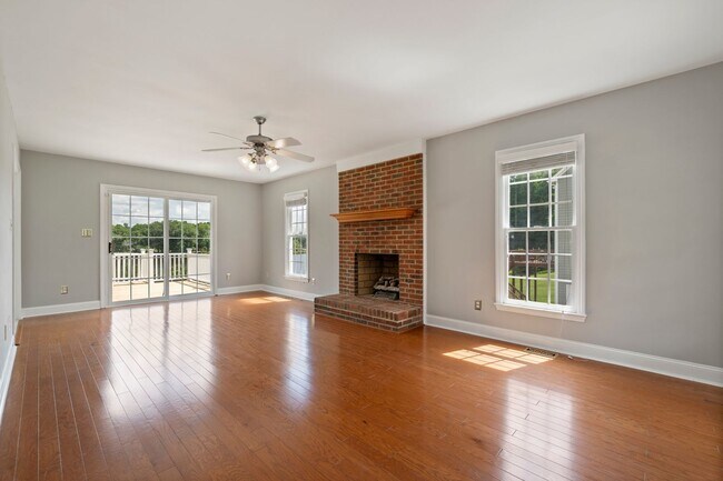 Foto del edificio - $500 off your first month! Fantastic View!...