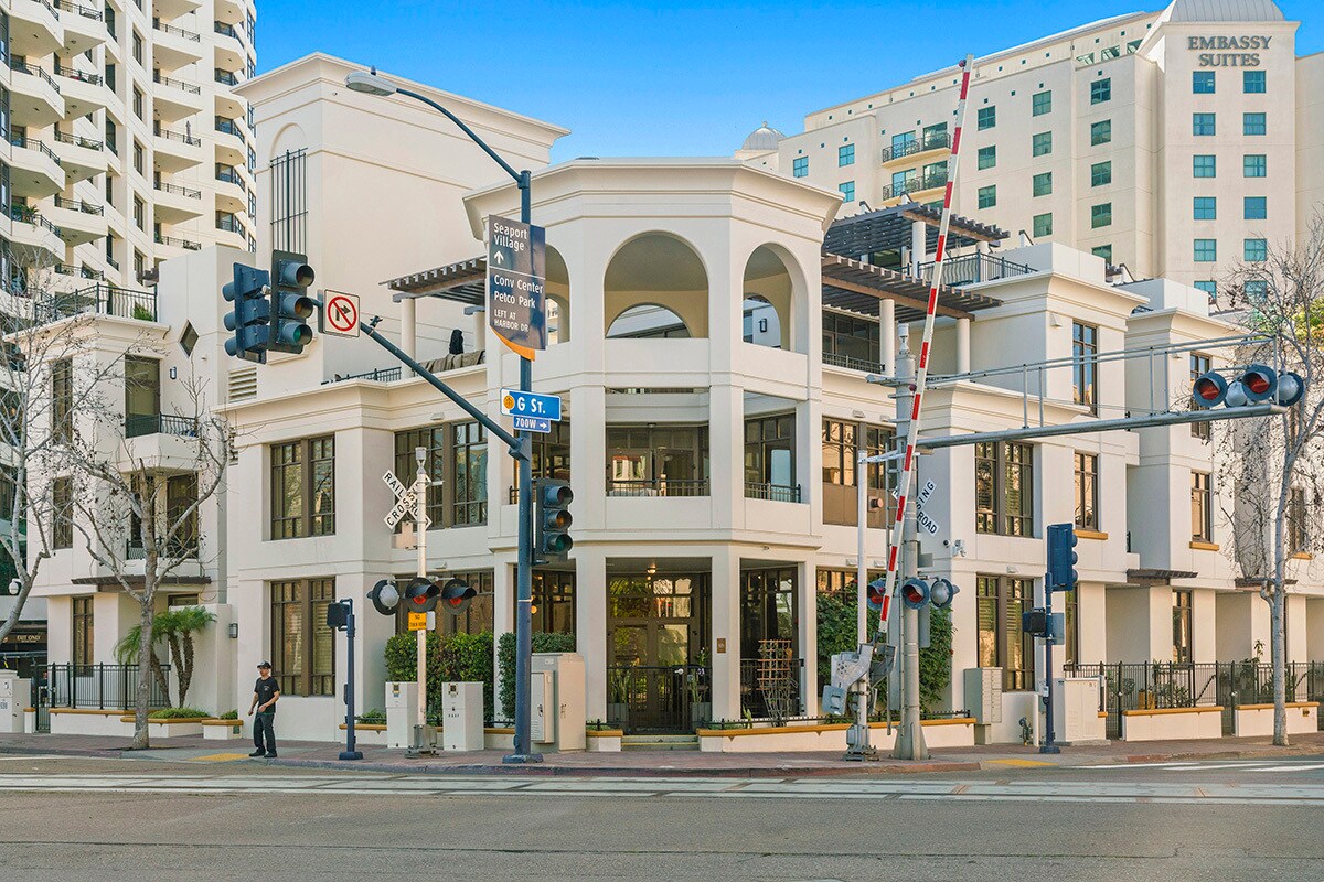 Primary Photo - 686 Kettner Blvd