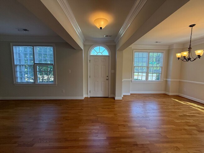 Foto del edificio - 1525 Old Trail Dr
