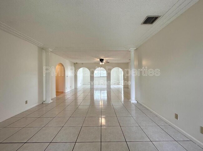 Foto del edificio - 1292 Essex Dr