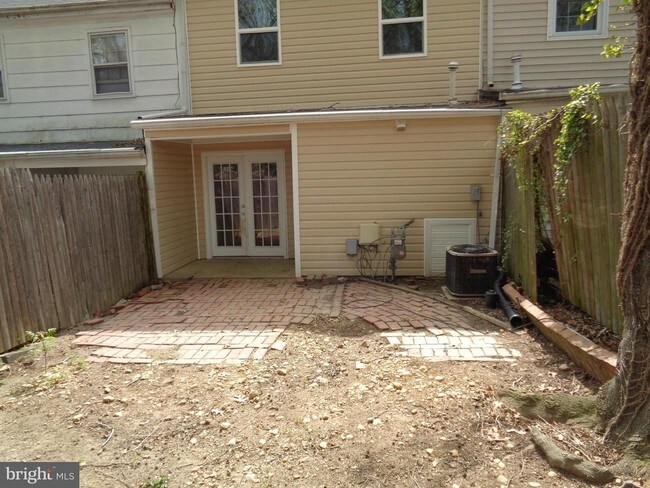 Foto del edificio - 523 Olde Greenwich Cir