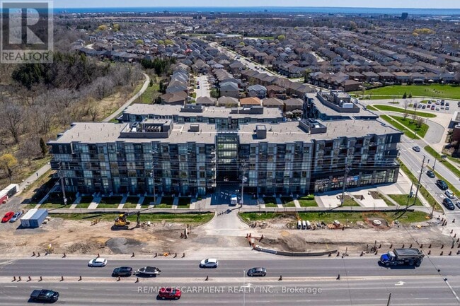 Photo du bâtiment - 5230-5230 Dundas St