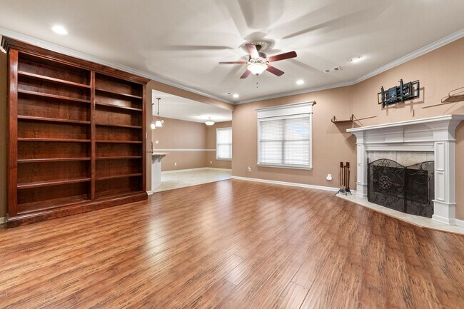 Foto del edificio - Ready for lease!