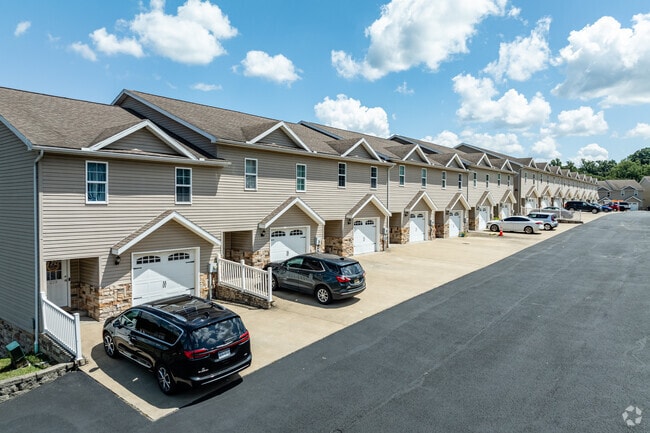Building Photo - Graycliff Luxury Townhomes