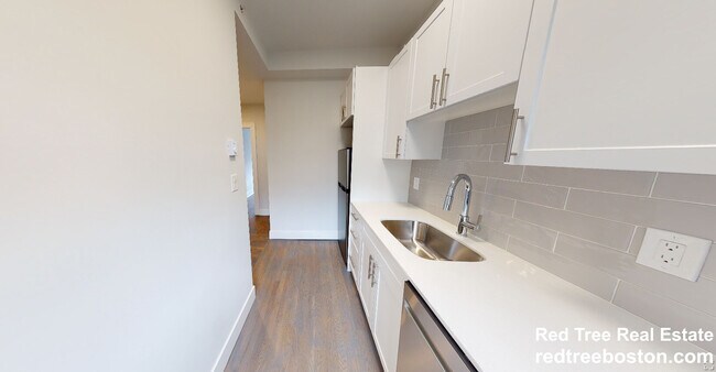 Building Photo - 81 Park Dr