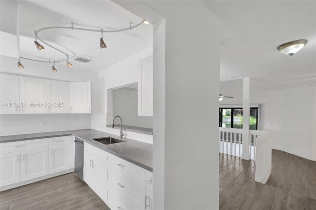 Foto del edificio - 4163 SW 85th Ave