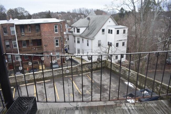 Building Photo - 33 Egremont Rd