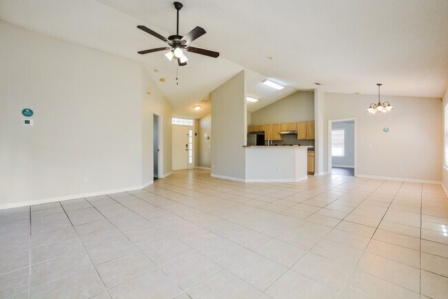 Building Photo - 2119 Dumas Dr