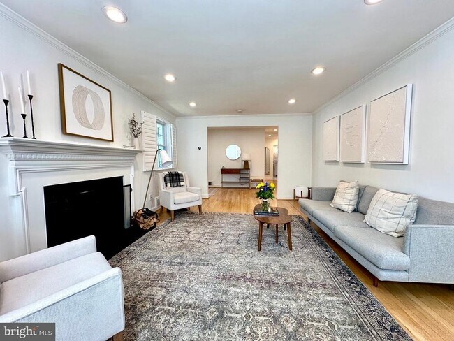Foto del edificio - 3109 Birch St NW