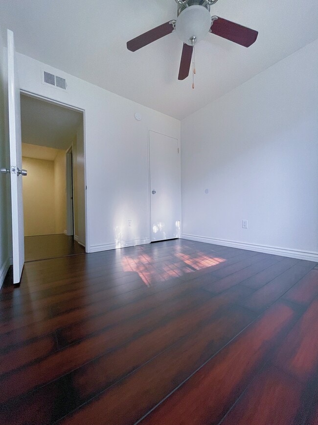 Habitación privada en alquiler - 18526 Mayall St
