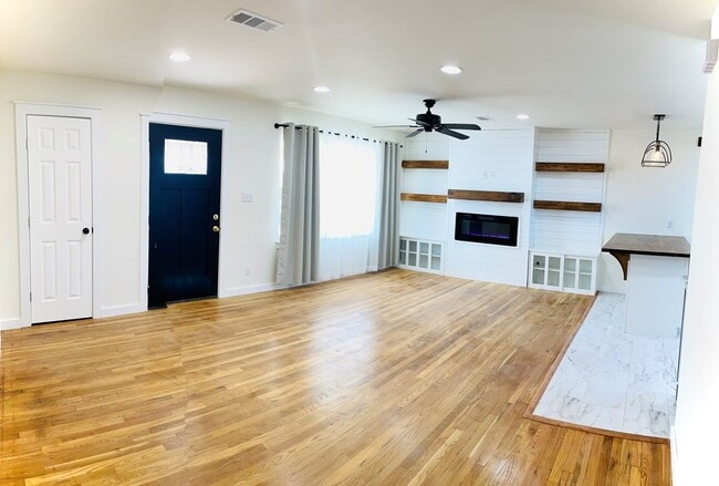 Building Photo - 311 SW 10th St