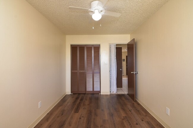 Foto del edificio - 2 Bed / 1 Bath Apartment in Salt Lake – Great Location!