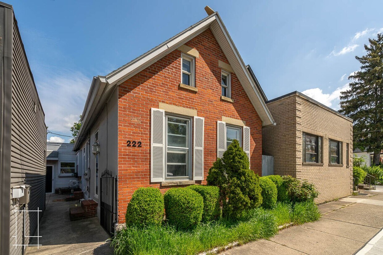 Primary Photo - 210 Thurman Ave