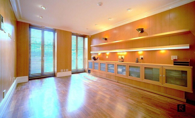 Foto del edificio - 158 East 83rd Street