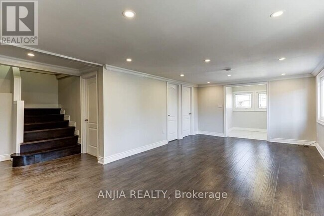 Building Photo - 23 Riveredge Dr