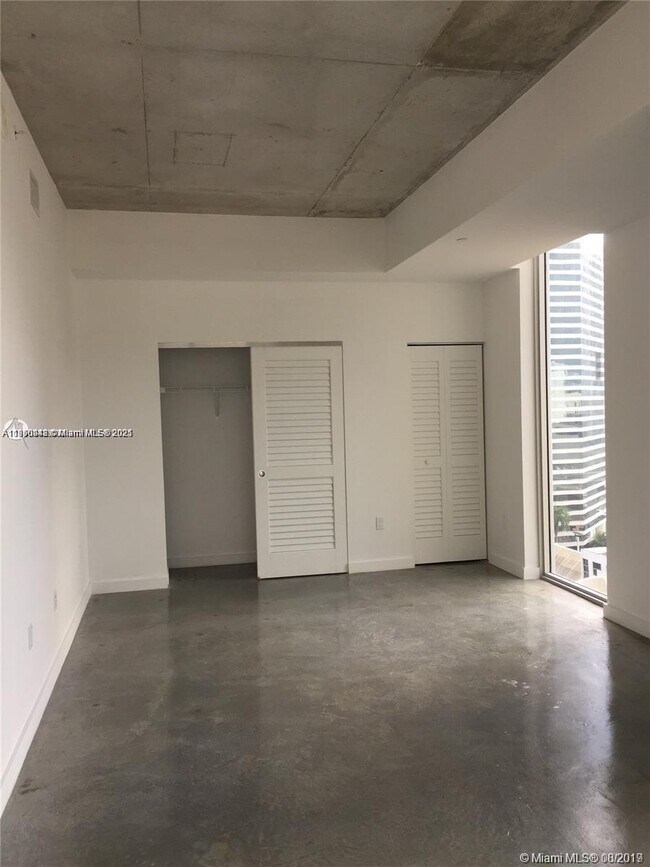 Foto del edificio - 151 SE 1st St