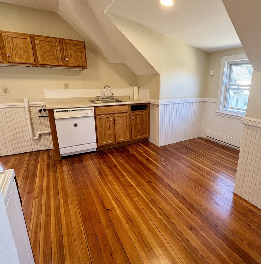 Photo - 137 Whitwell St (Quincy, MA)