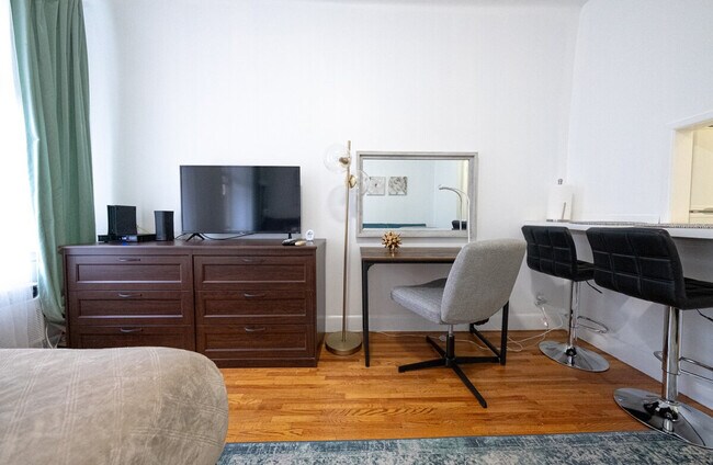 Foto del edificio - 328 E 74th St