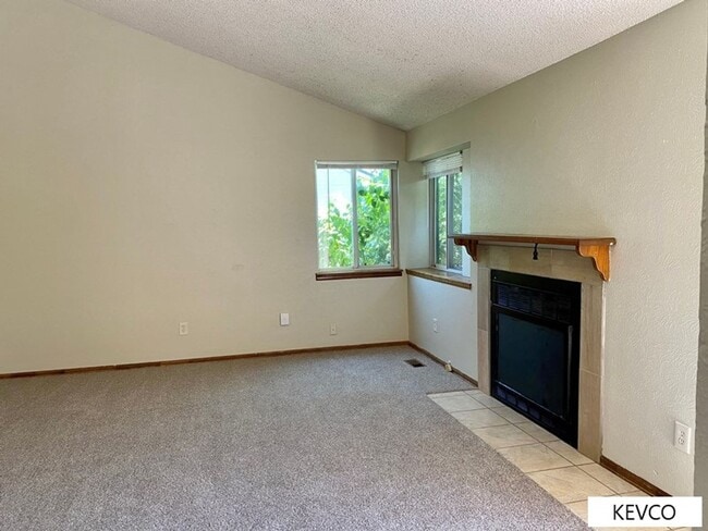 Building Photo - Stunning Home in Central FoCo!