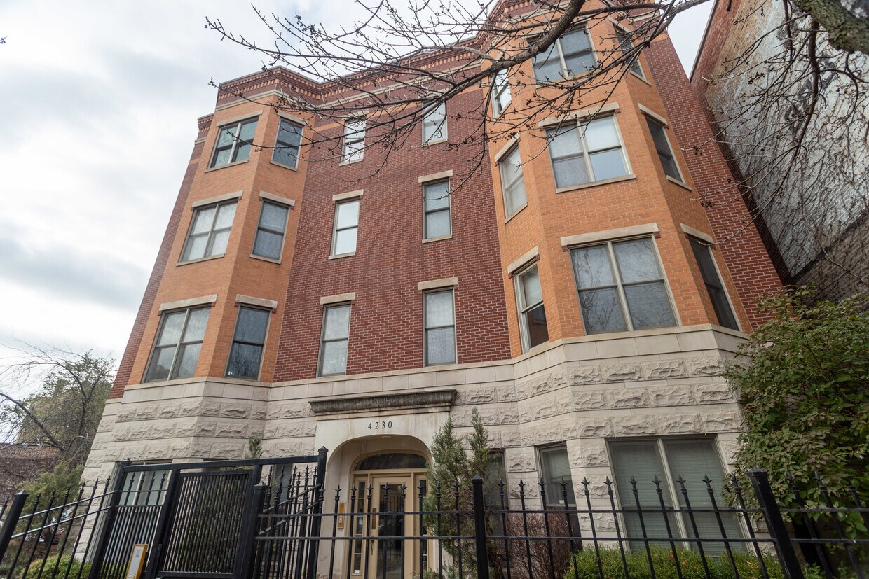4230 N Broadway Unit 1N, Chicago, IL 60613 Condo for Rent in Chicago