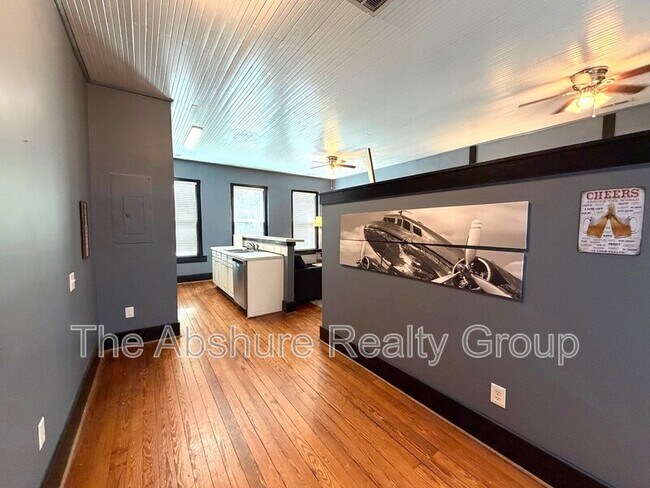 Foto del edificio - 523 E Broad St