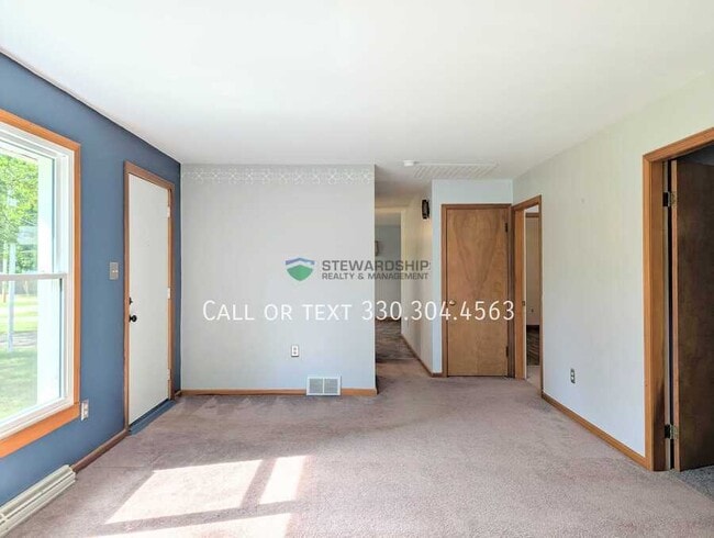 Building Photo - 1060 Richard Ave SW