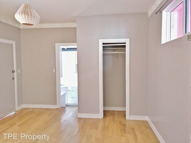Building Photo - 1412 1/2 Echo Park Ave