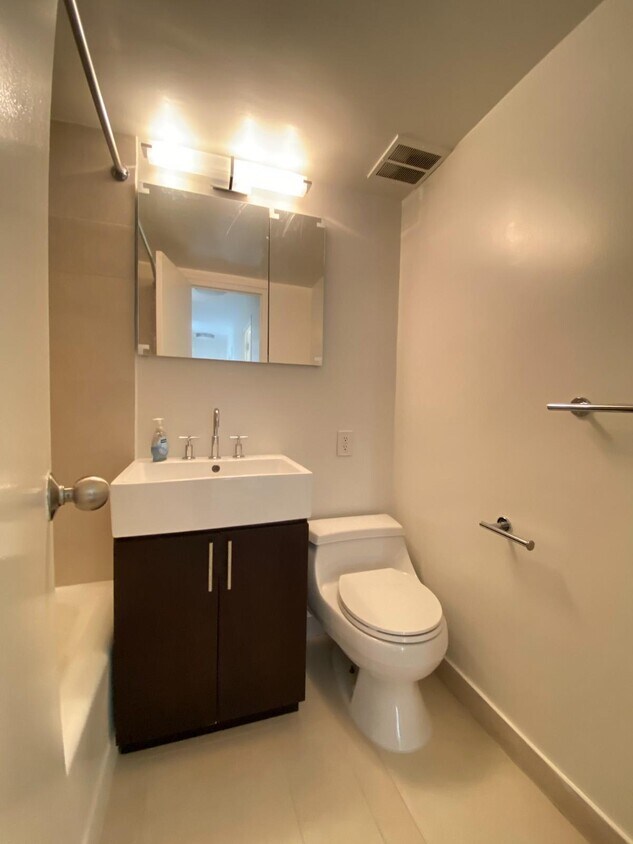 Foto del edificio - 220 E 63rd St