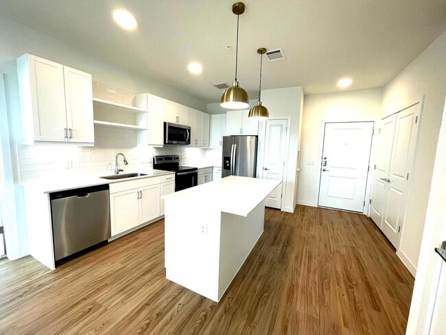 Foto del edificio - 1201 Wolf Cyn Rd