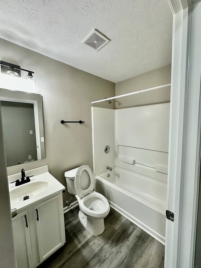 Building Photo - 13389 Kimberlite Dr