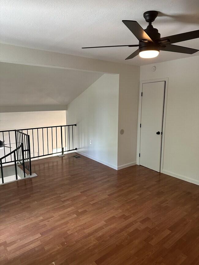 Foto del edificio - 1300 Louise St