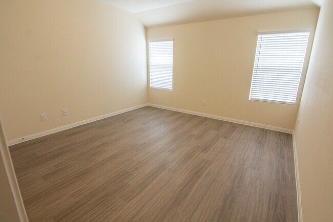 Building Photo - 909 Harvest Salt Ln