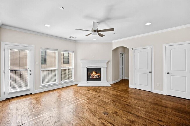 Building Photo - 4113 Emerson Ave