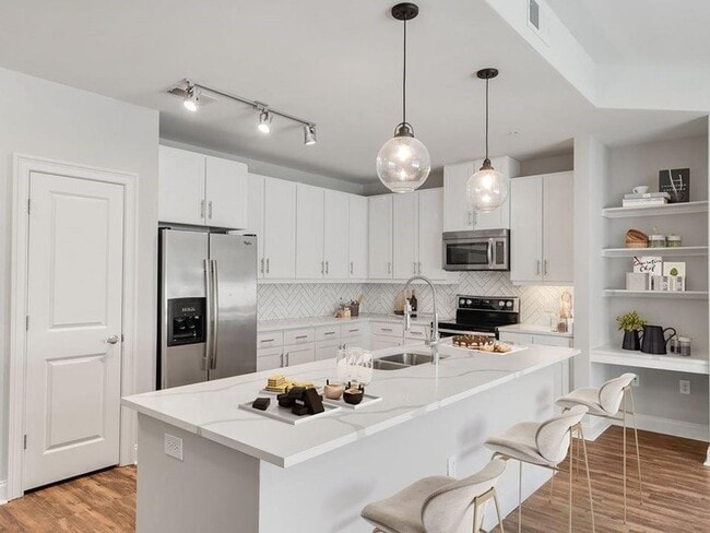 Photo - 92 W Paces Ferry Rd NW House