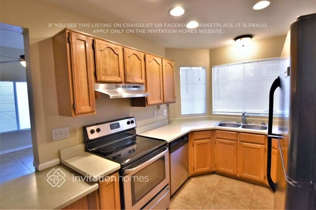 Building Photo - 441 S Maple