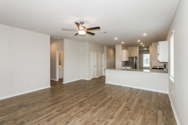 Foto del edificio - 401 San Miguel Crk Dr